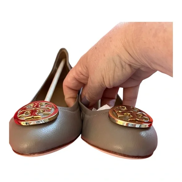 Tory Burch NIB French Gray & Gold Benton 2 Travel Ballet in leather in size 9.5 - Picture 7 of 12